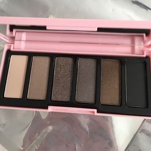 Asos eyeshadow palette 👀